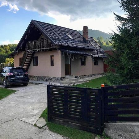 Casuta Alesia, relaxare la poalele Raraului. Villa Vama  Exterior foto