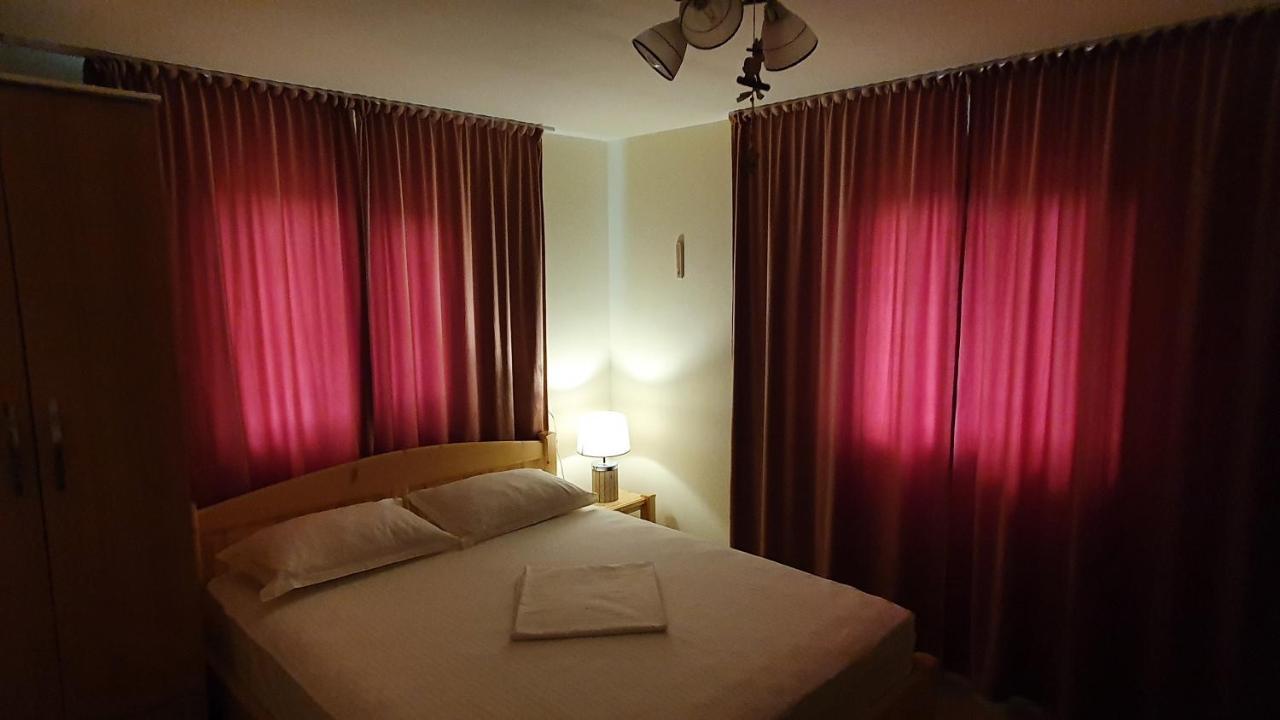 Casuta Alesia, relaxare la poalele Raraului. Villa Vama  Exterior foto